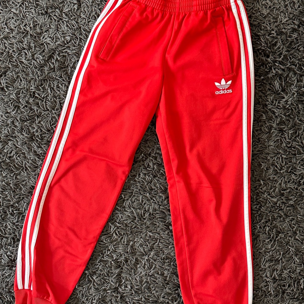 Youth M: Adidas Red and White Jogger Sweatpants with Iconic Stripes
